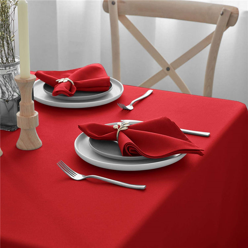Serviettes en tissu rouge pur 17x17" pouces 100% polyester lavable et réutilisable pour restaurant