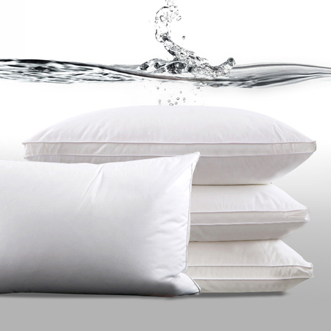 Le lit d'hôtel de luxe oreillers le grand lit anti-odeur de remplissage de fibre